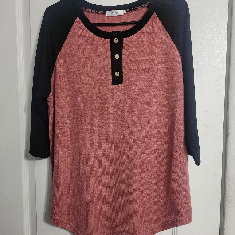 Women's Red and Black Button-Detail Muscle Tee Size Large